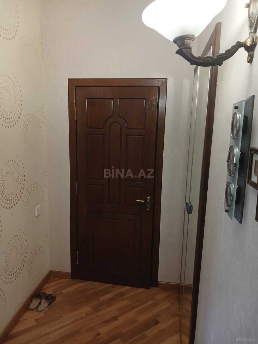 3 otaqlı Köhnə tikili, Şah İsmayıl Xətai m., Bakı