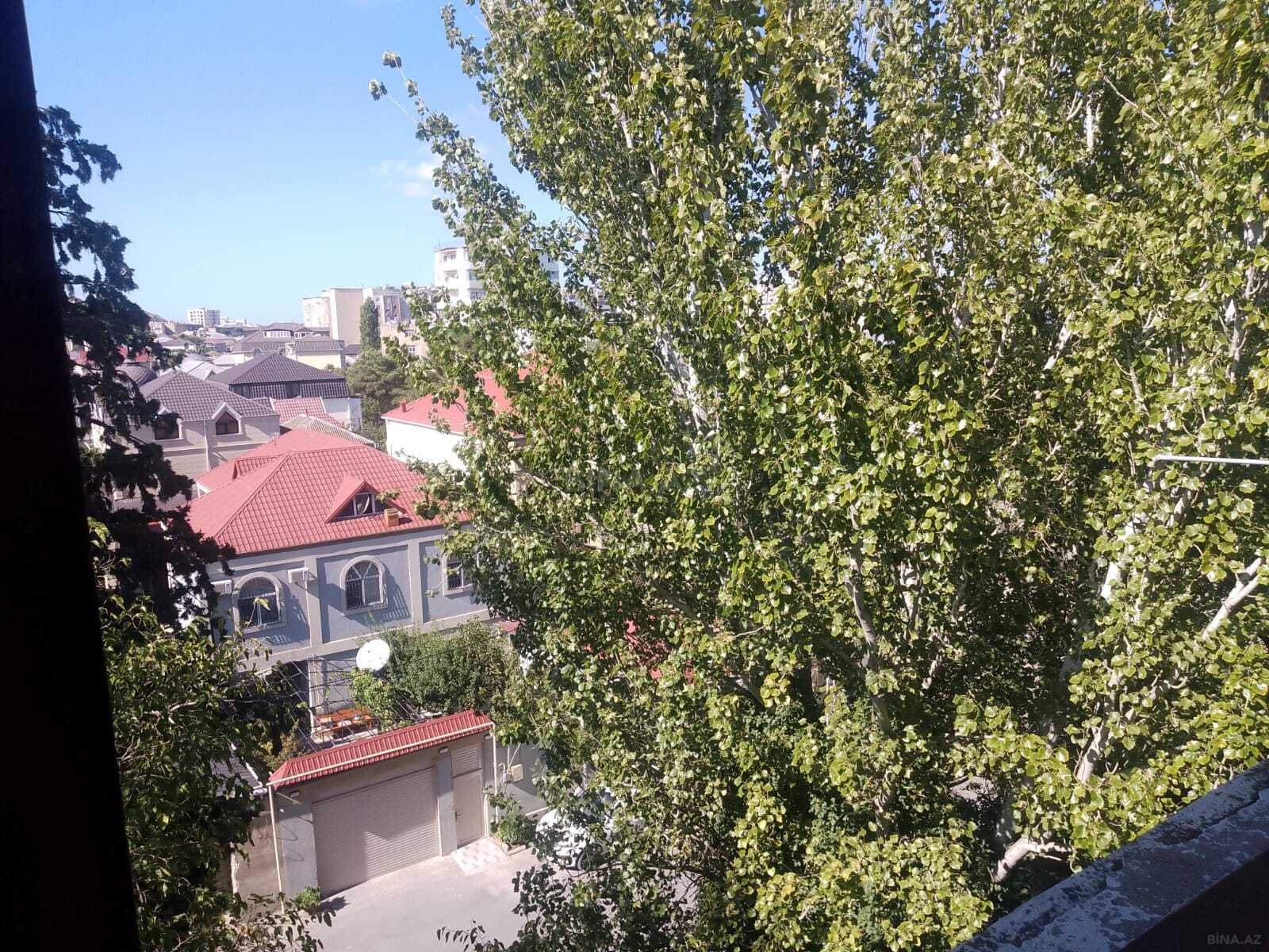 2 otaqlı Köhnə tikili, Bakıxanov q., Bakı