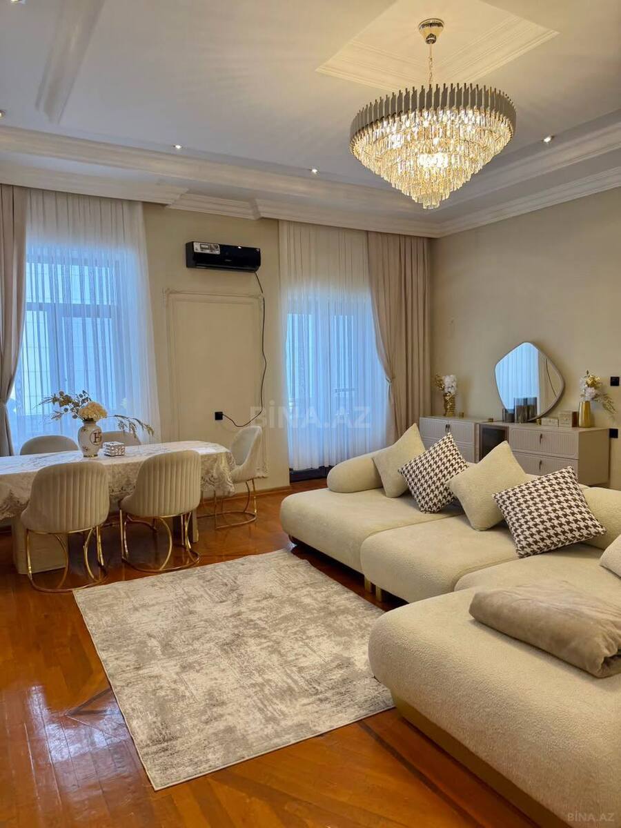 3 otaqlı Köhnə tikili, Bayıl q., Bakı