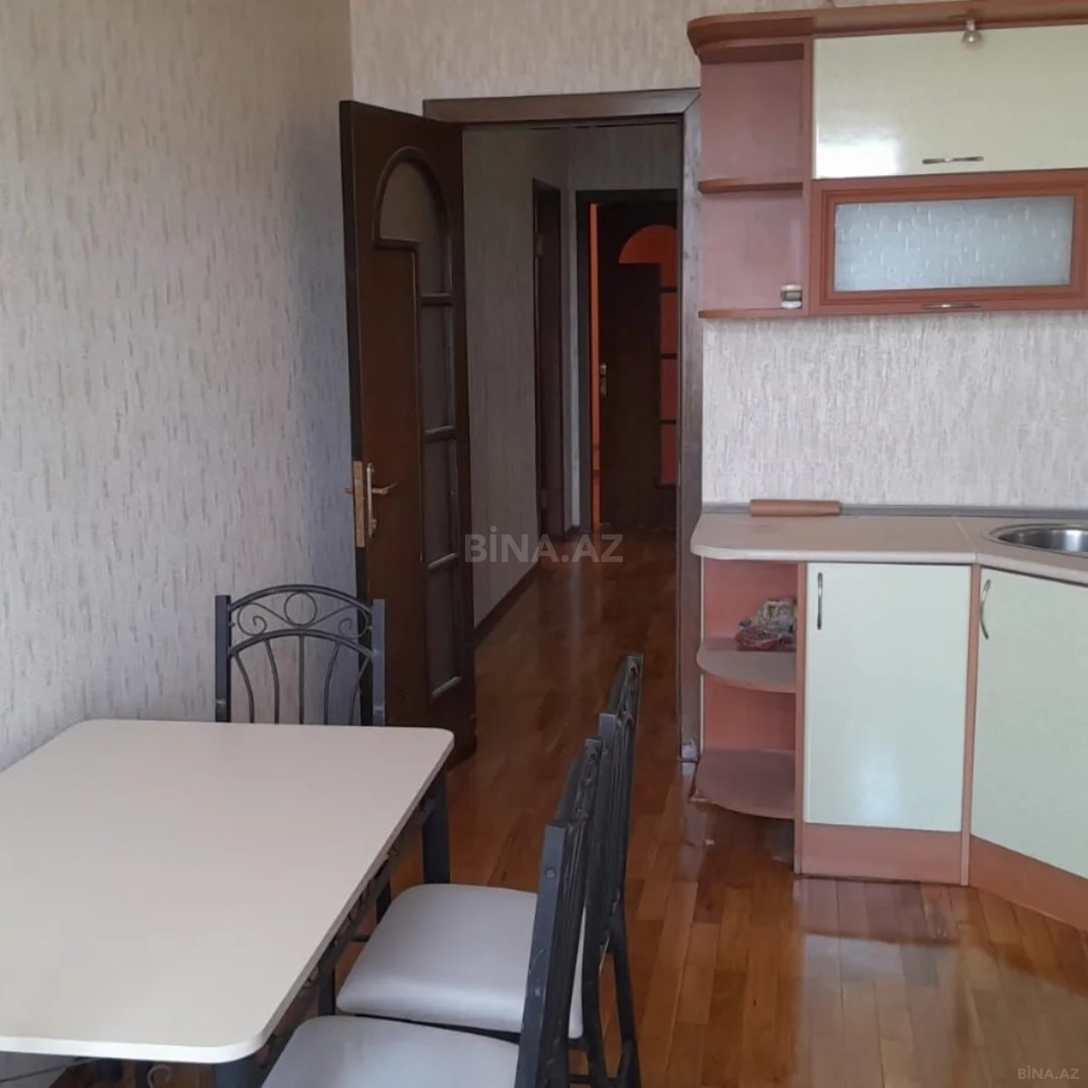 2 otaqlı Köhnə tikili, Bakıxanov q., Bakı