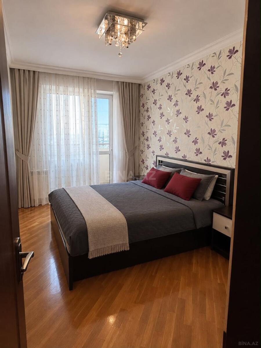 3 otaqlı Yeni tikili, Bakıxanov q., Bakı