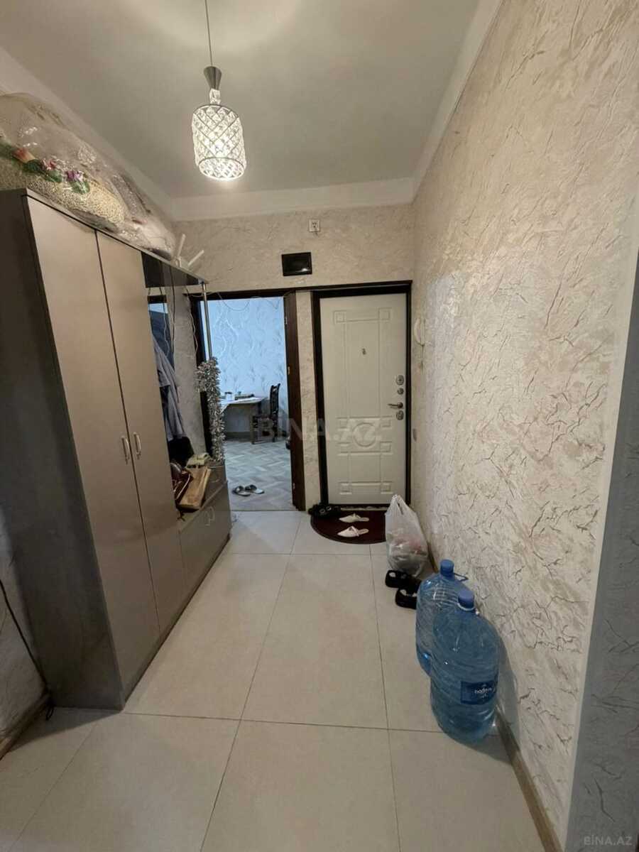 4 otaqlı Köhnə tikili, Neftçilər m., Bakı