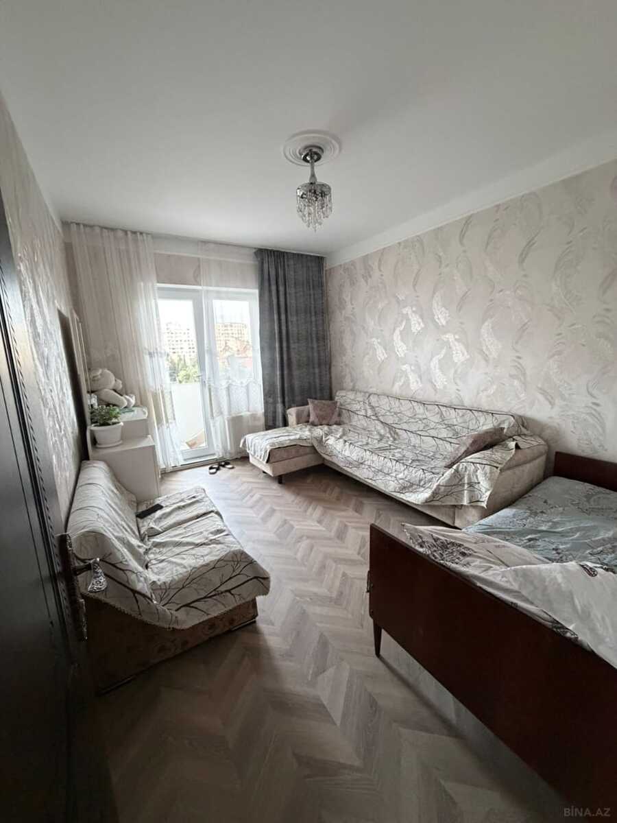 4 otaqlı Köhnə tikili, Neftçilər m., Bakı