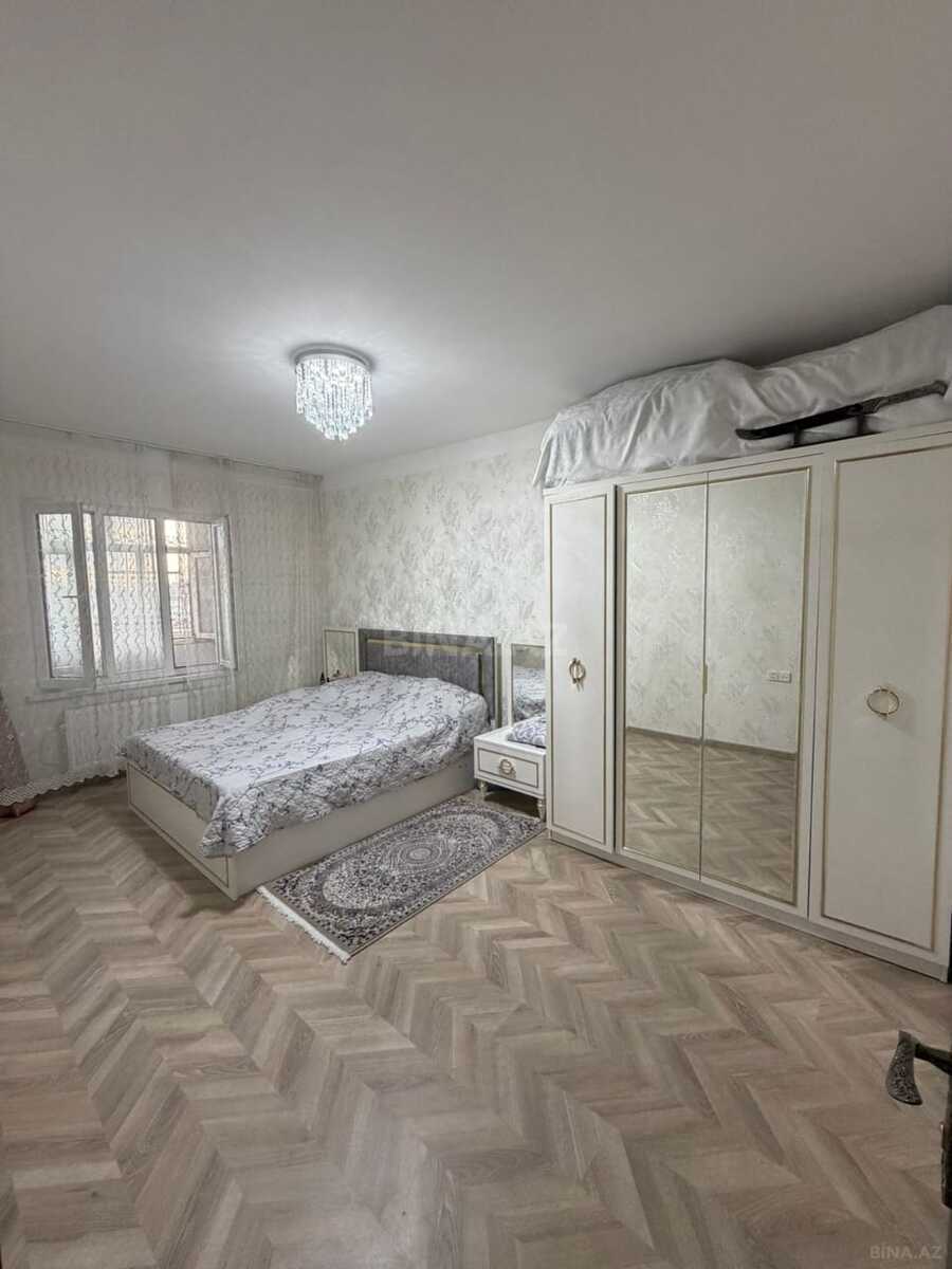 4 otaqlı Köhnə tikili, Neftçilər m., Bakı