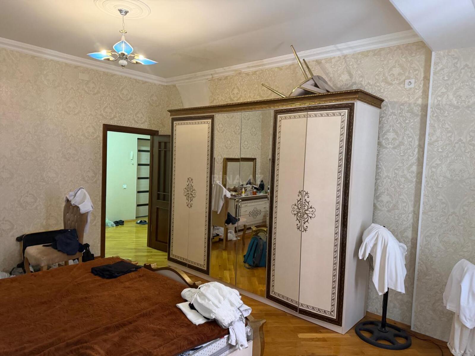 2 otaqlı Köhnə tikili, Memar Əcəmi m., Bakı