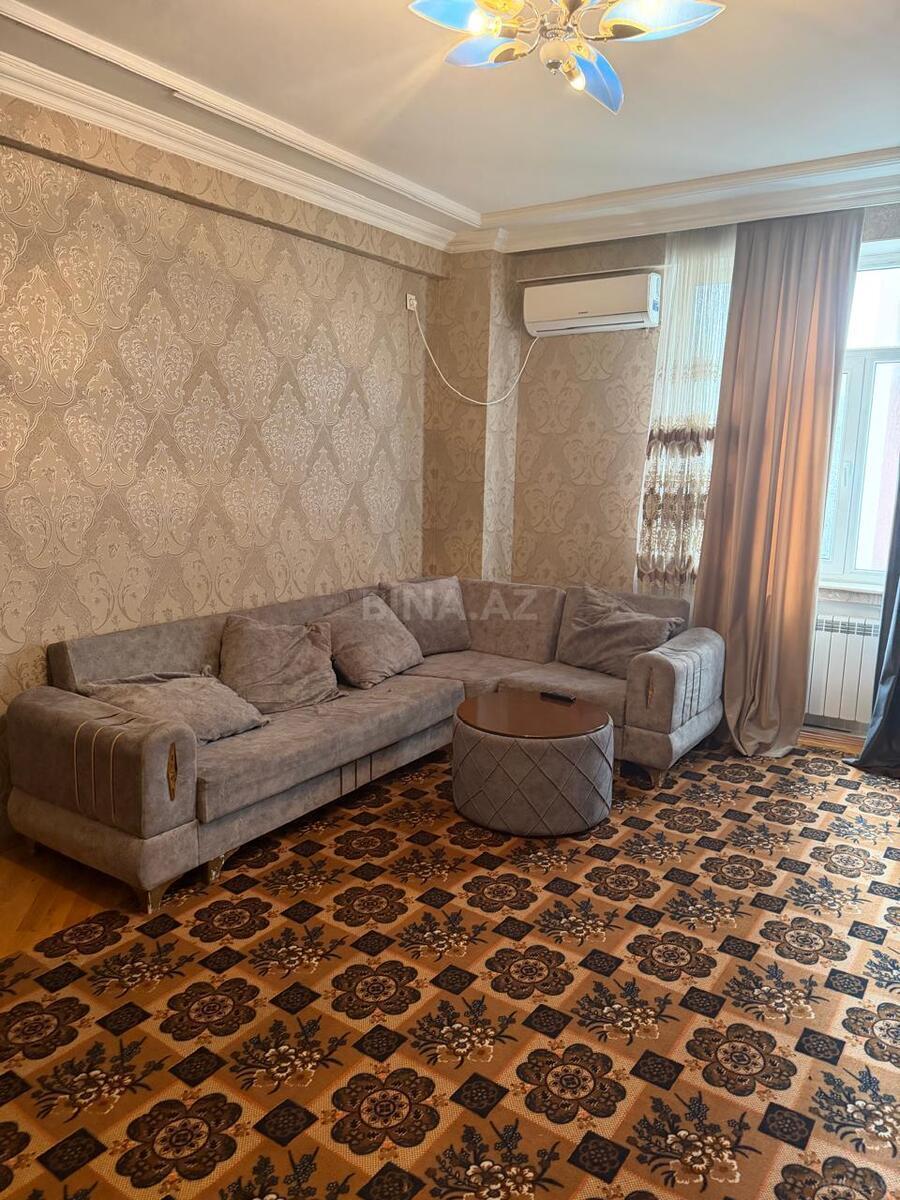 2 otaqlı Köhnə tikili, Memar Əcəmi m., Bakı