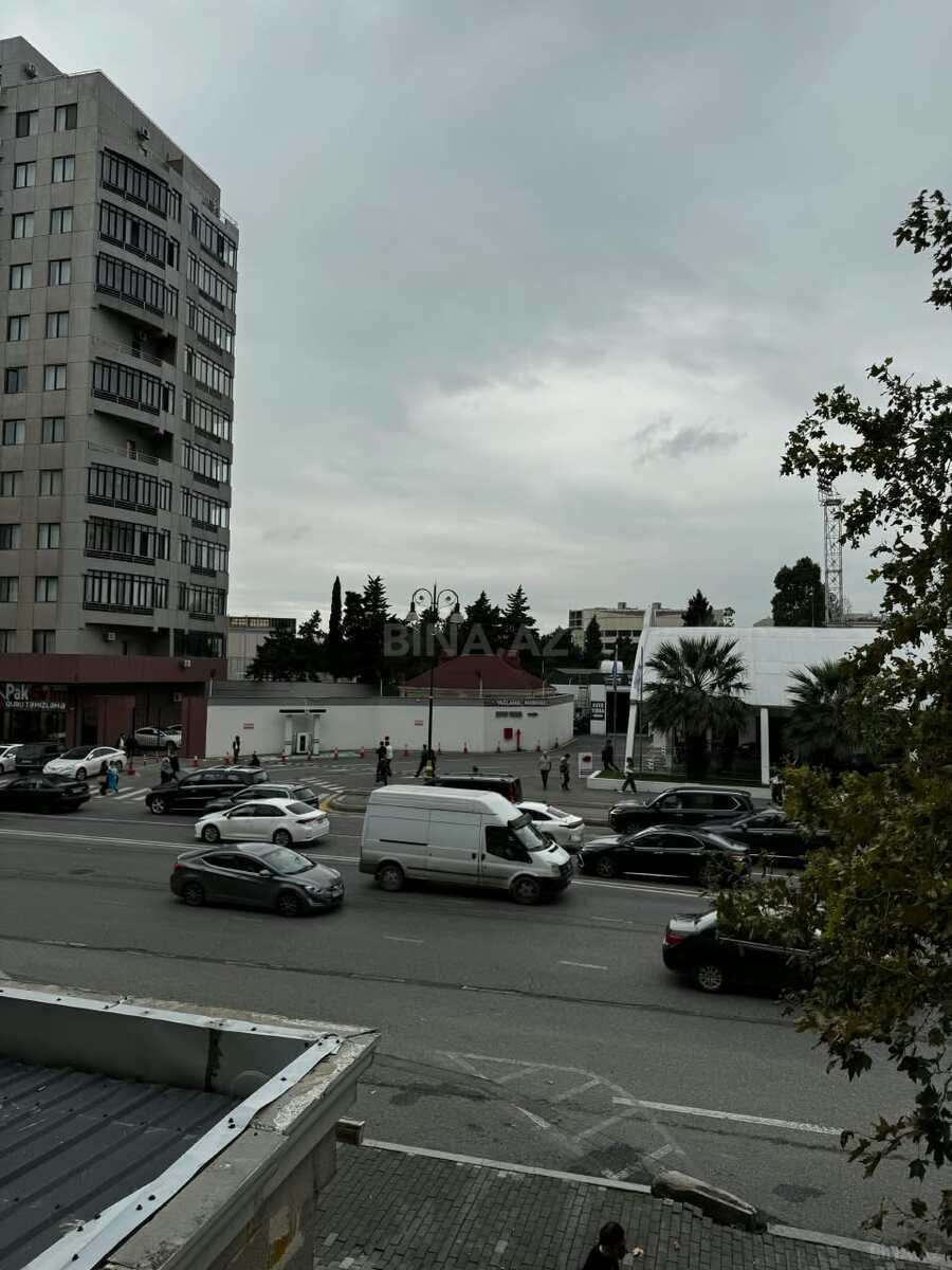 3 otaqlı Köhnə tikili, Gənclik m., Bakı