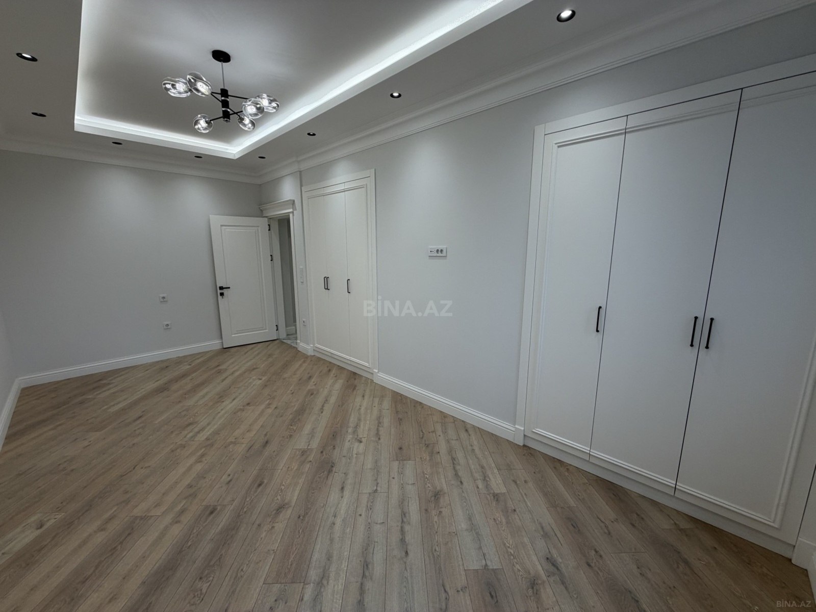 5 otaqlı Yeni tikili, 8 Noyabr m., Bakı