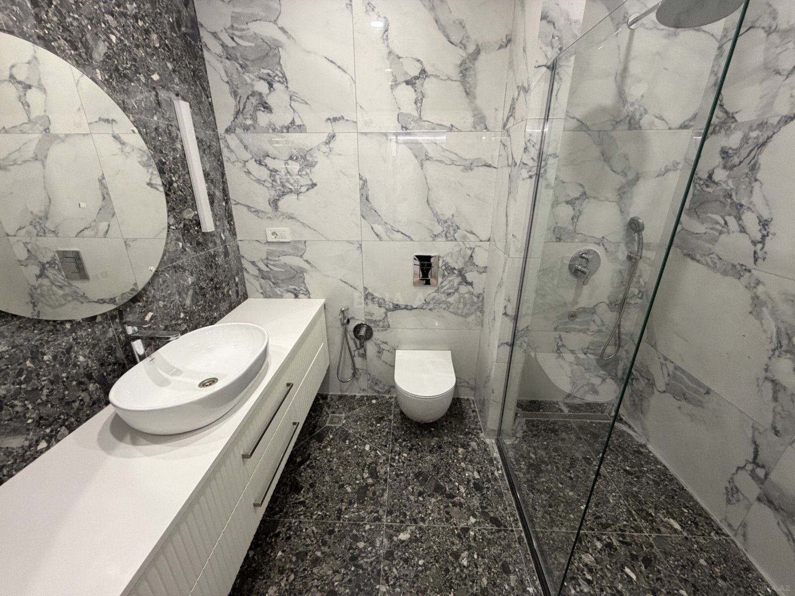 5 otaqlı Yeni tikili, 8 Noyabr m., Bakı