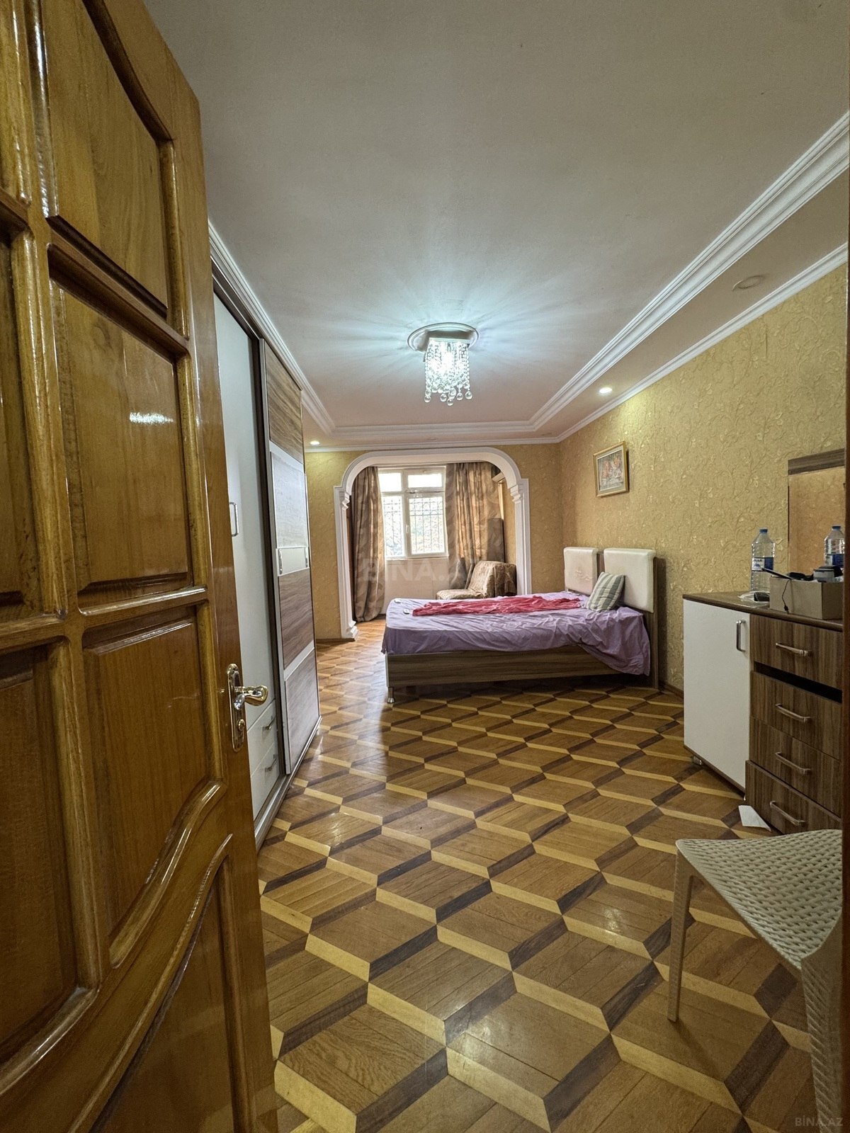 3 otaqlı Köhnə tikili, 20 Yanvar m., Bakı