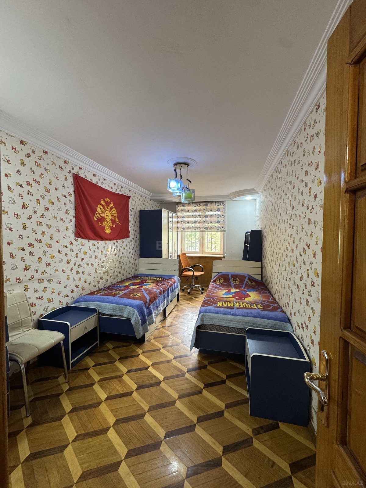3 otaqlı Köhnə tikili, 20 Yanvar m., Bakı
