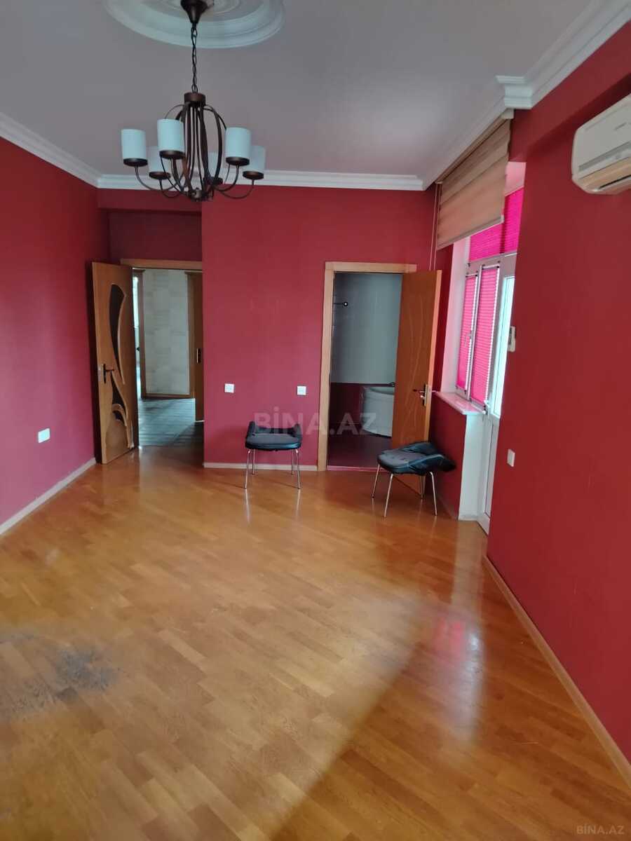 5 otaqlı Yeni tikili, Şah İsmayıl Xətai m., Bakı