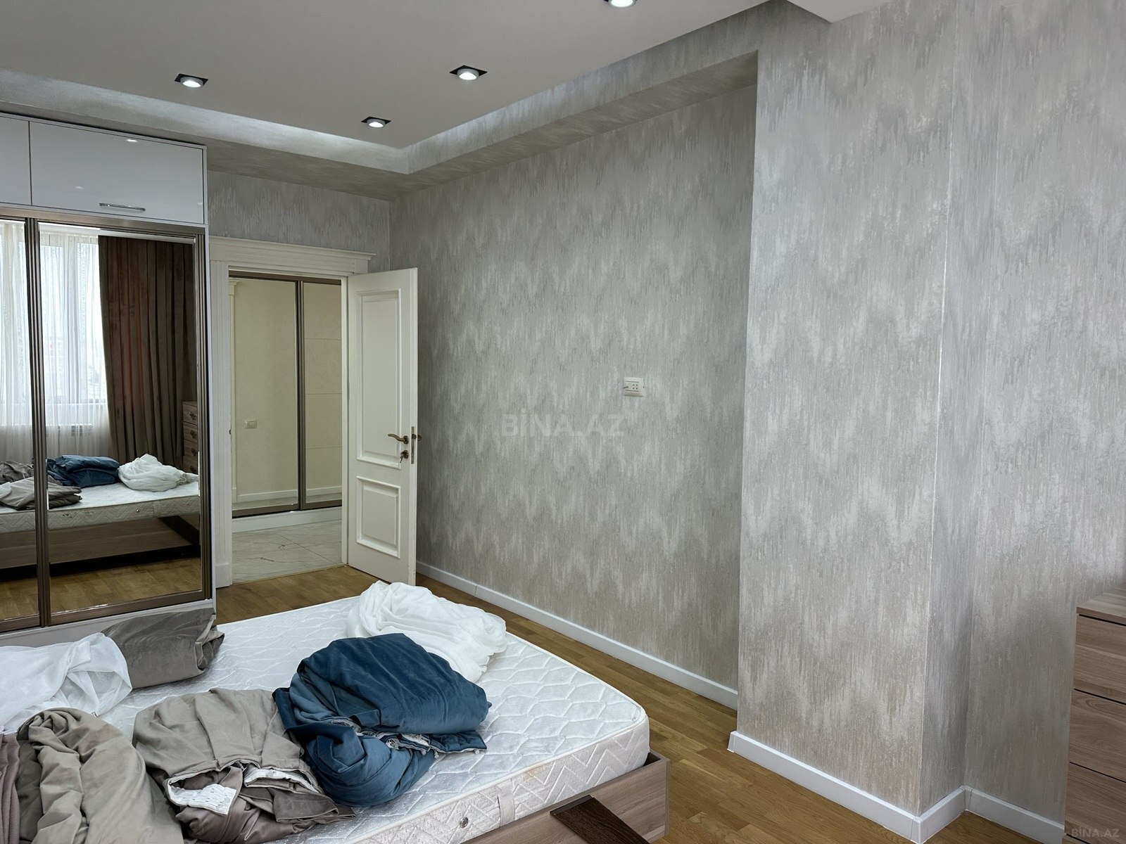 3 otaqlı Yeni tikili, Memar Əcəmi m., Bakı