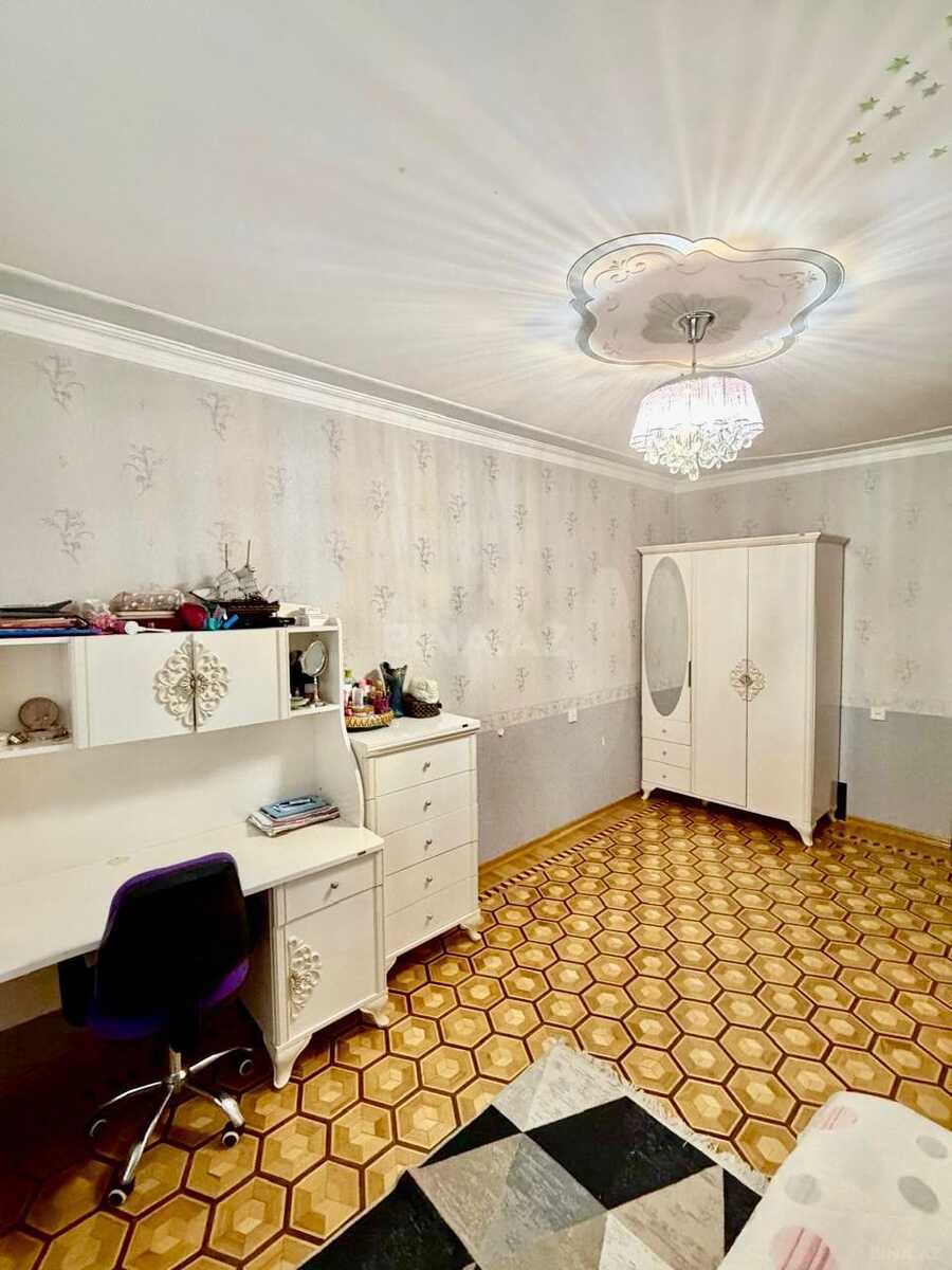 4 otaqlı Köhnə tikili, Elmlər Akademiyası m., Bakı