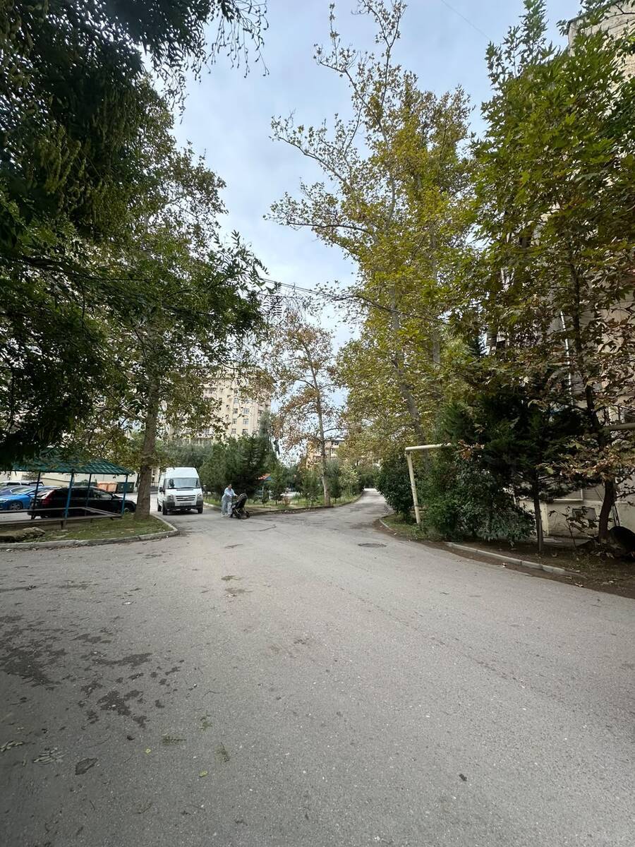 3 otaqlı Köhnə tikili, Neftçilər m., Bakı