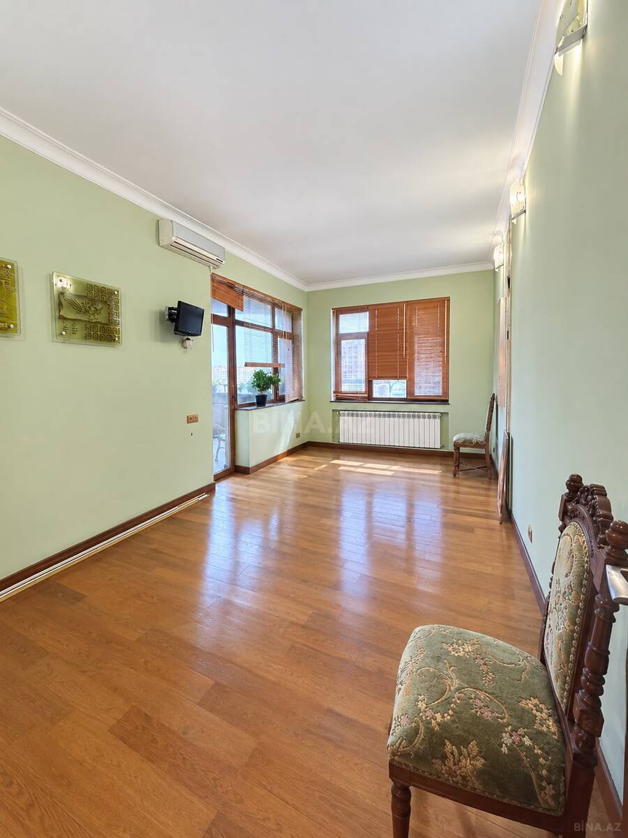 4 otaqlı Yeni tikili, Elmlər Akademiyası m., Bakı