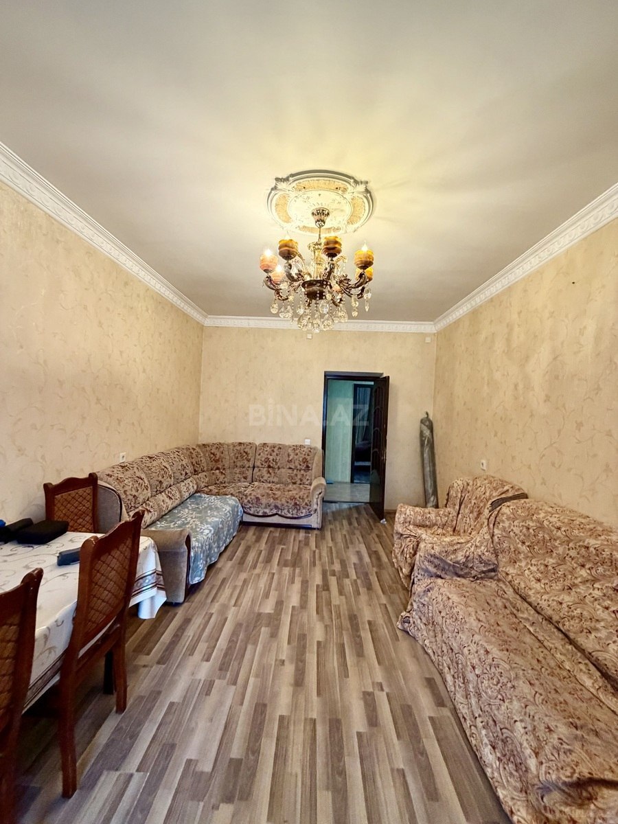 2 otaqlı Köhnə tikili, Qara Qarayev m., Bakı