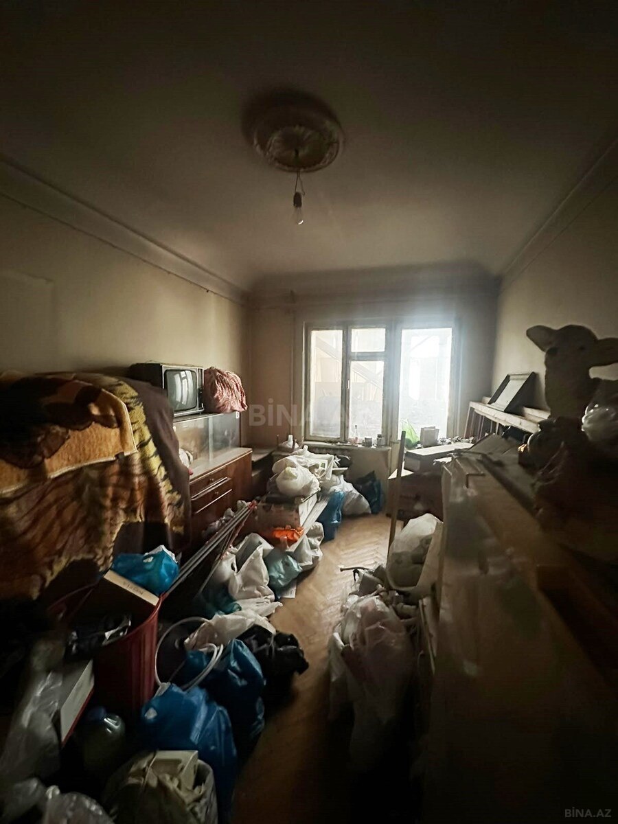 4 otaqlı Köhnə tikili, 7-ci mikrorayon q., Bakı