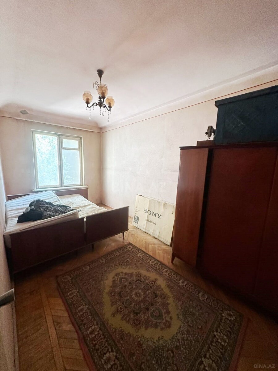 4 otaqlı Köhnə tikili, 7-ci mikrorayon q., Bakı