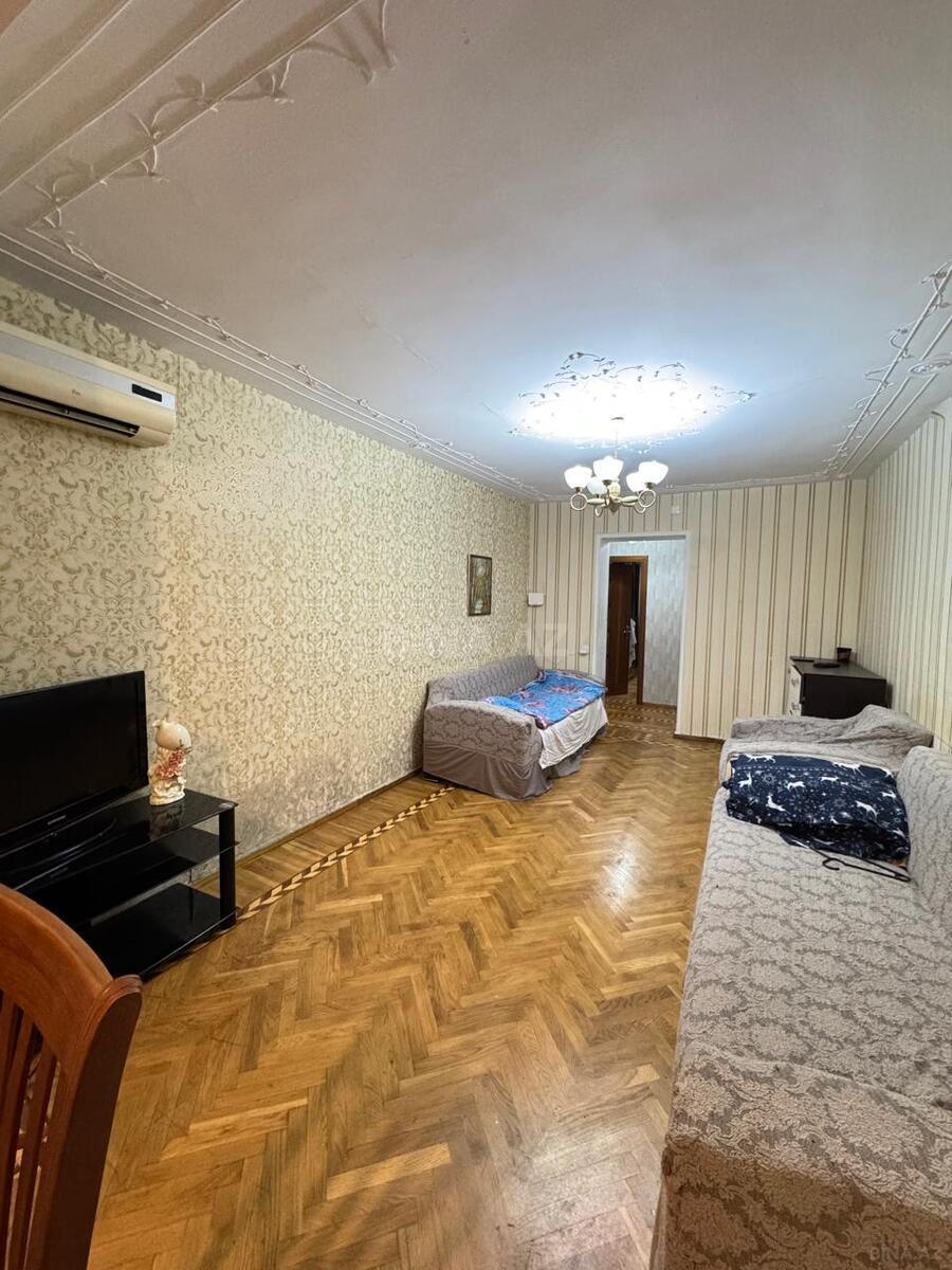 2 otaqlı Köhnə tikili, 8-ci mikrorayon q., Bakı