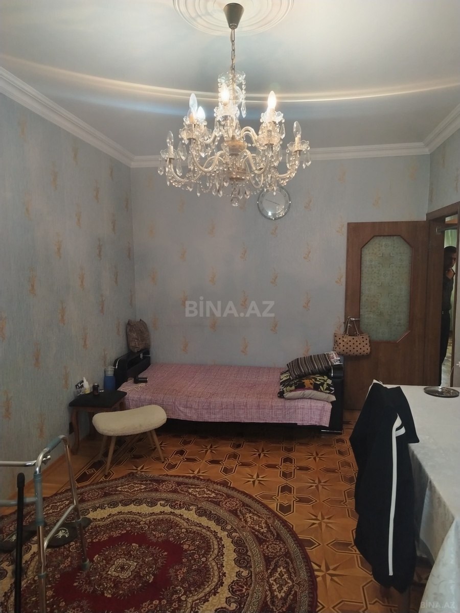 5 otaqlı Köhnə tikili, 8-ci mikrorayon q., Bakı