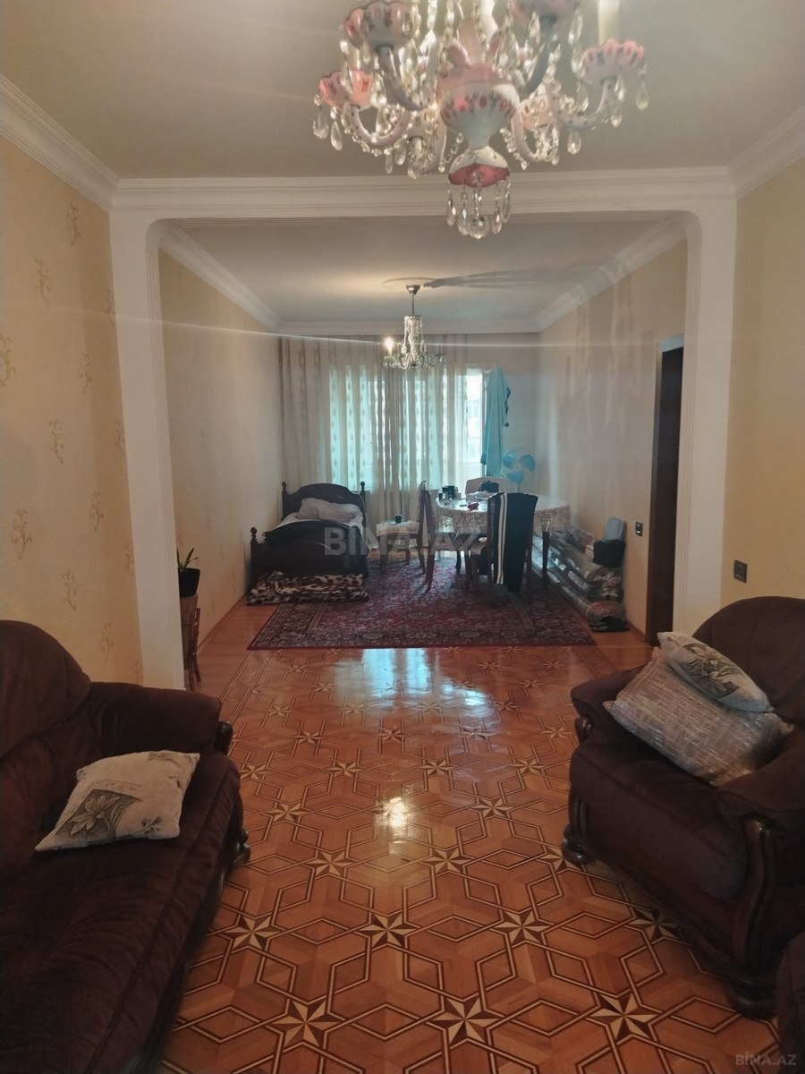 5 otaqlı Köhnə tikili, 8-ci mikrorayon q., Bakı