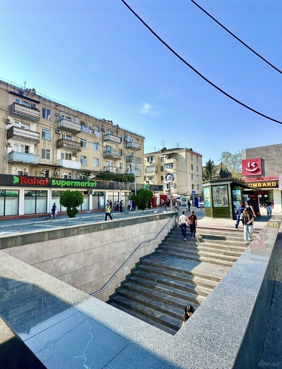 2 otaqlı Köhnə tikili, Neftçilər m., Bakı