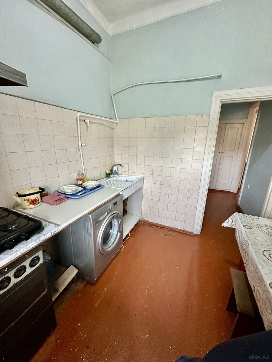 2 otaqlı Köhnə tikili, Neftçilər m., Bakı