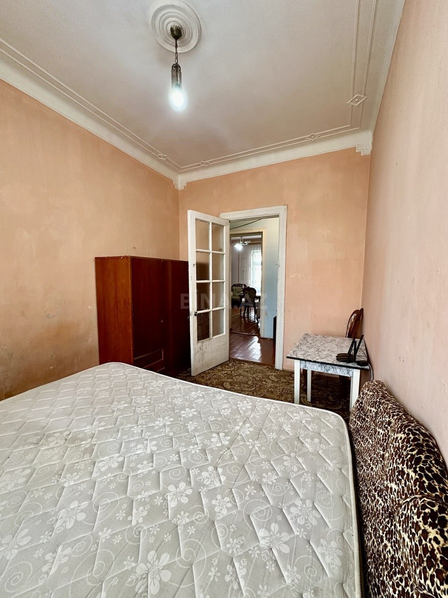 2 otaqlı Köhnə tikili, Neftçilər m., Bakı