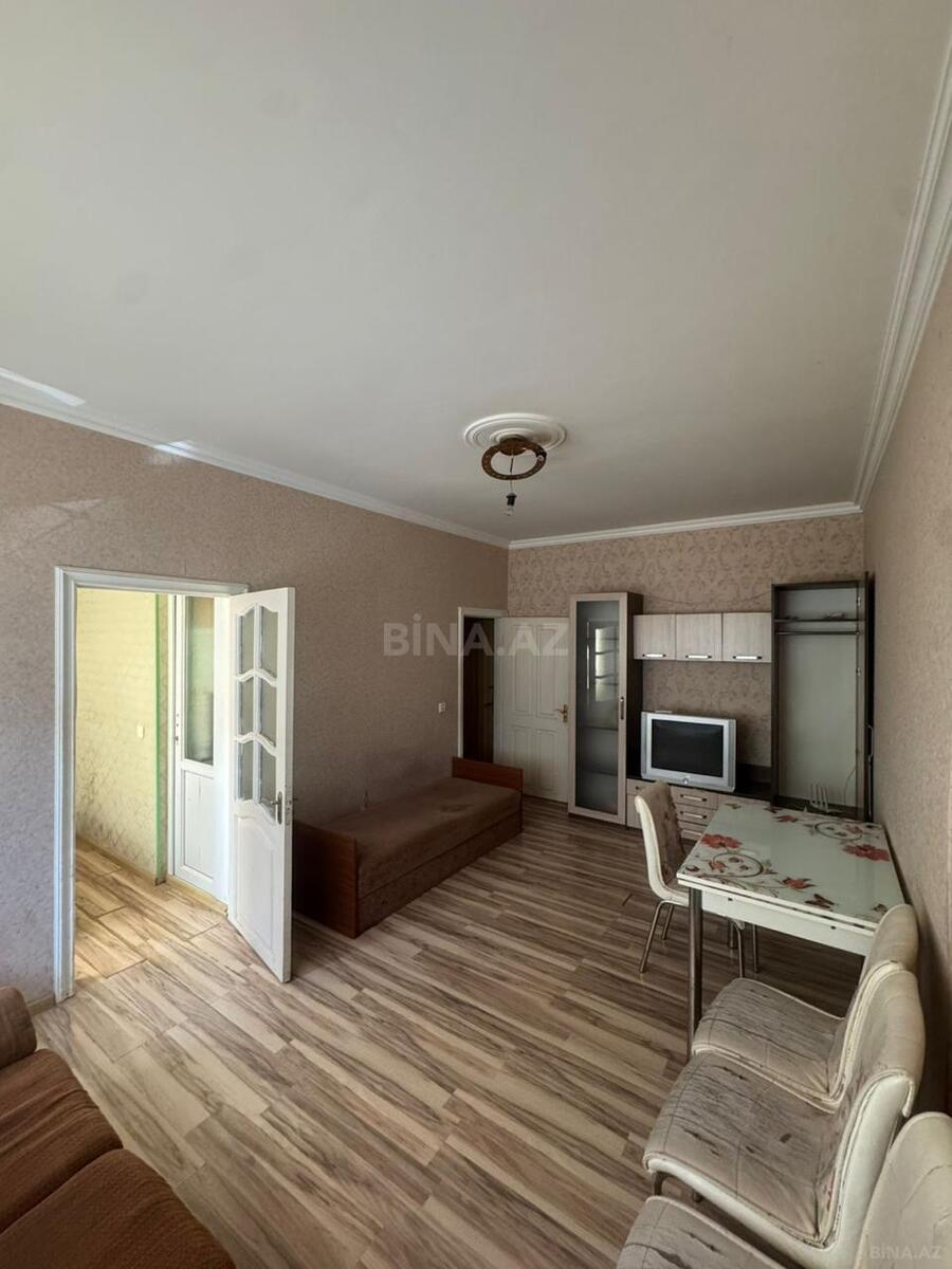 2 otaqlı Köhnə tikili, Memar Əcəmi m., Bakı