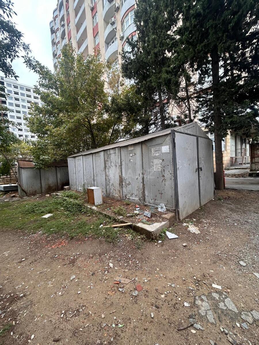 3 otaqlı Köhnə tikili, Neftçilər m., Bakı