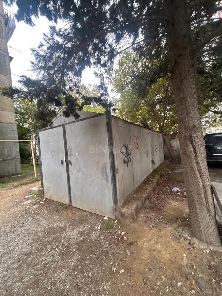 3 otaqlı Köhnə tikili, Neftçilər m., Bakı