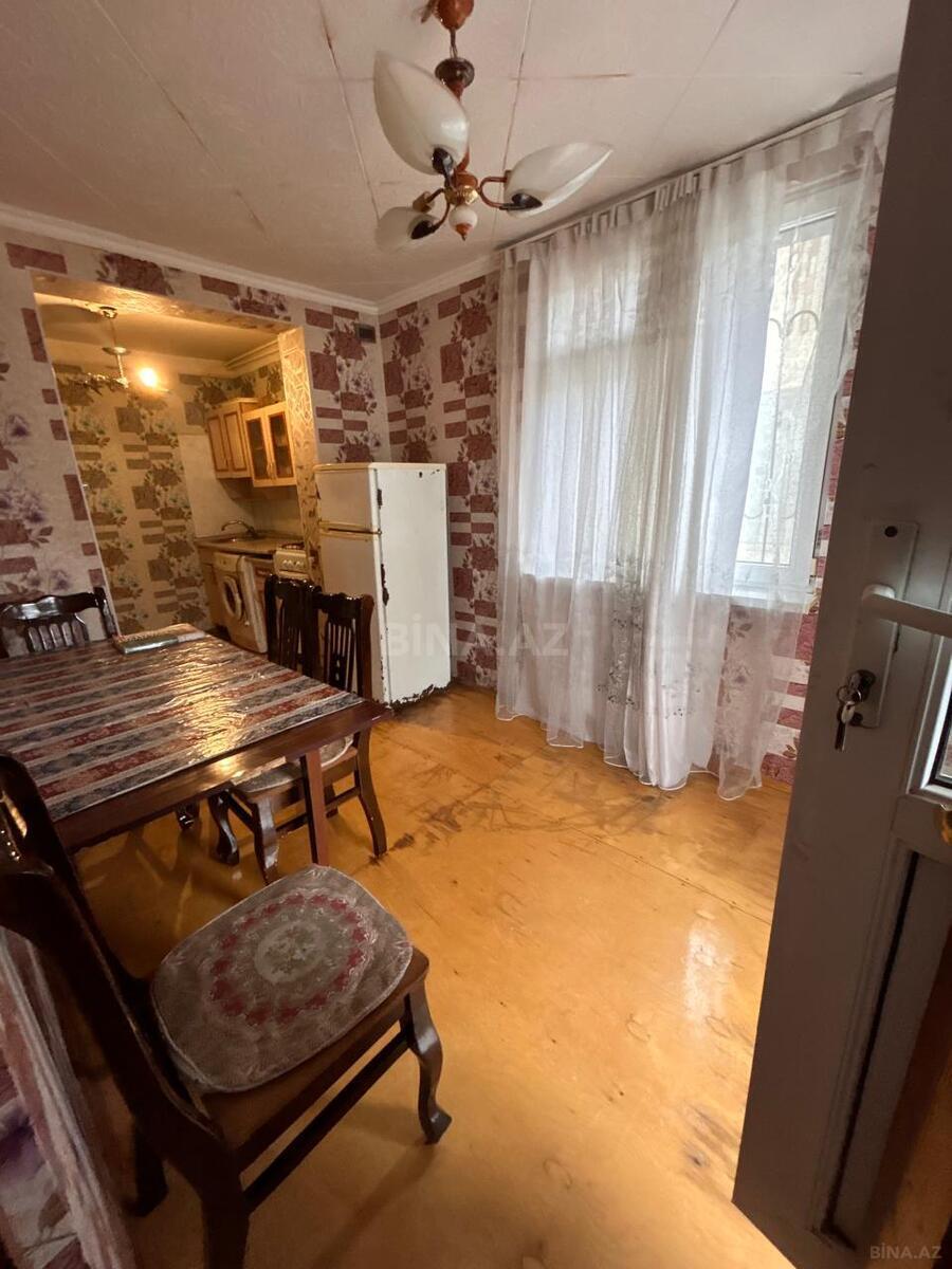 3 otaqlı Köhnə tikili, Neftçilər m., Bakı