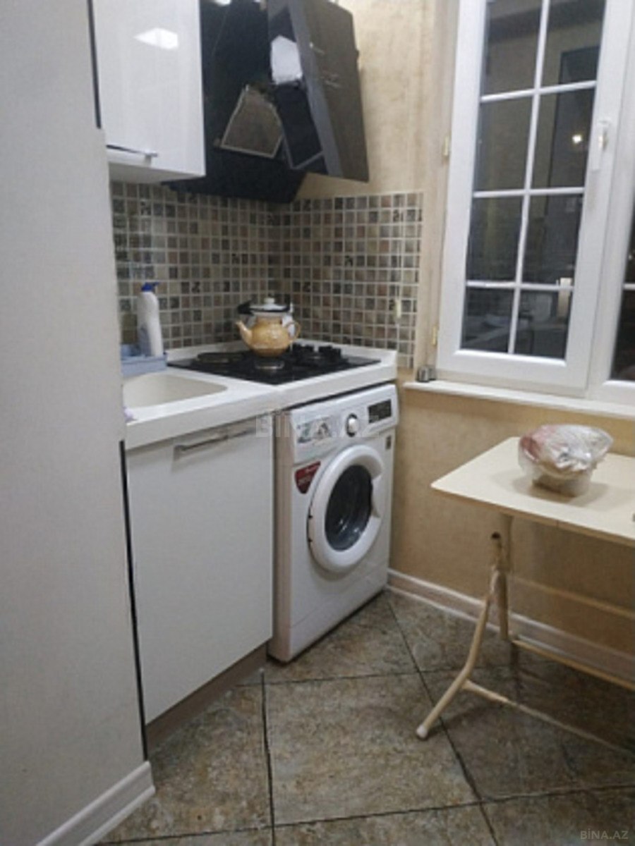 2 otaqlı Köhnə tikili, Elmlər Akademiyası m., Bakı
