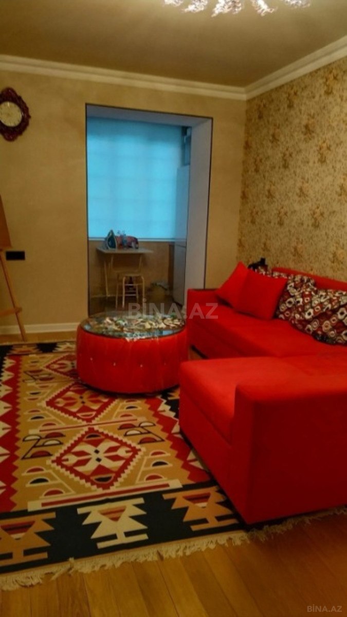 2 otaqlı Köhnə tikili, Elmlər Akademiyası m., Bakı