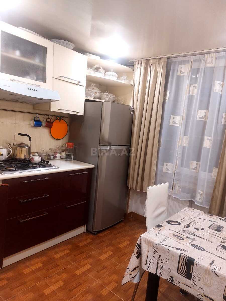 4 otaqlı Köhnə tikili, Elmlər Akademiyası m., Bakı