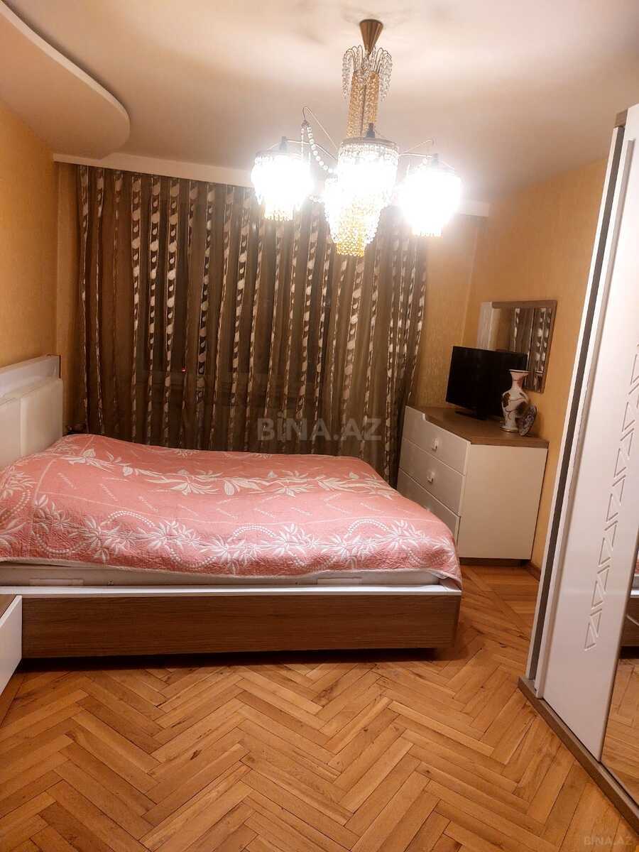 4 otaqlı Köhnə tikili, Elmlər Akademiyası m., Bakı