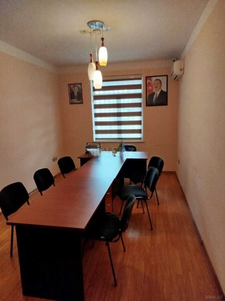 18 otaqlı Ofis, Memar Əcəmi m., Bakı
