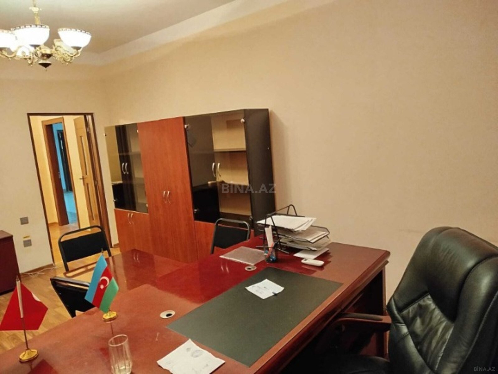 18 otaqlı Ofis, Memar Əcəmi m., Bakı