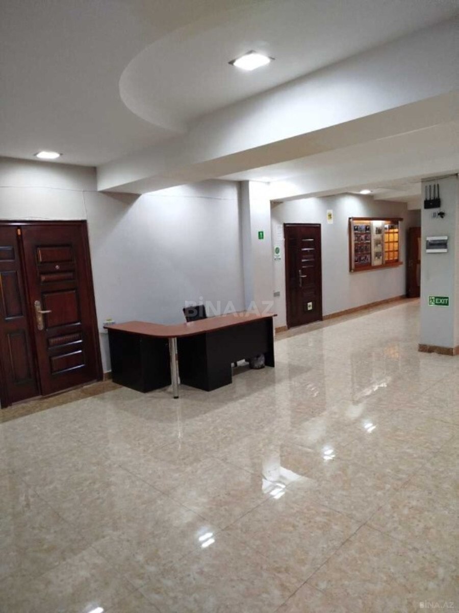 18 otaqlı Ofis, Memar Əcəmi m., Bakı