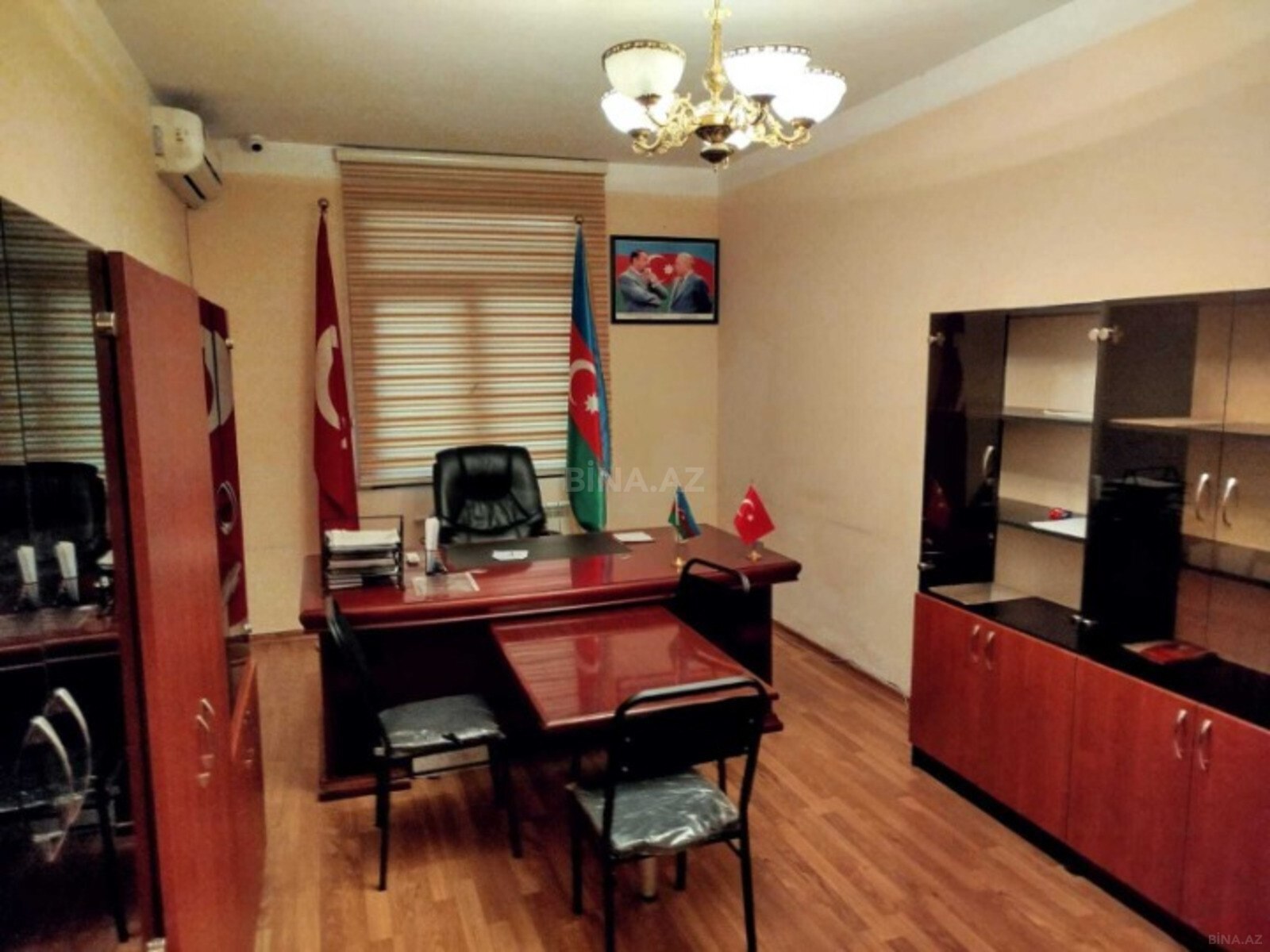 18 otaqlı Ofis, Memar Əcəmi m., Bakı