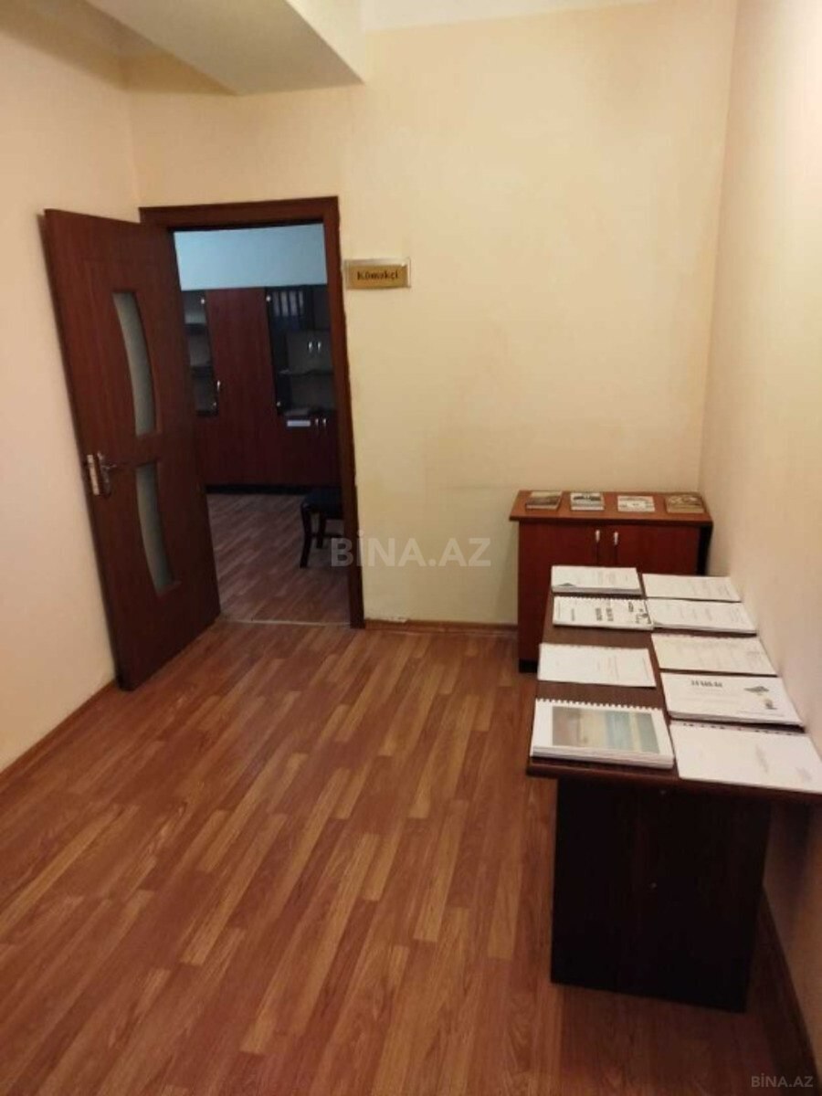 18 otaqlı Ofis, Memar Əcəmi m., Bakı