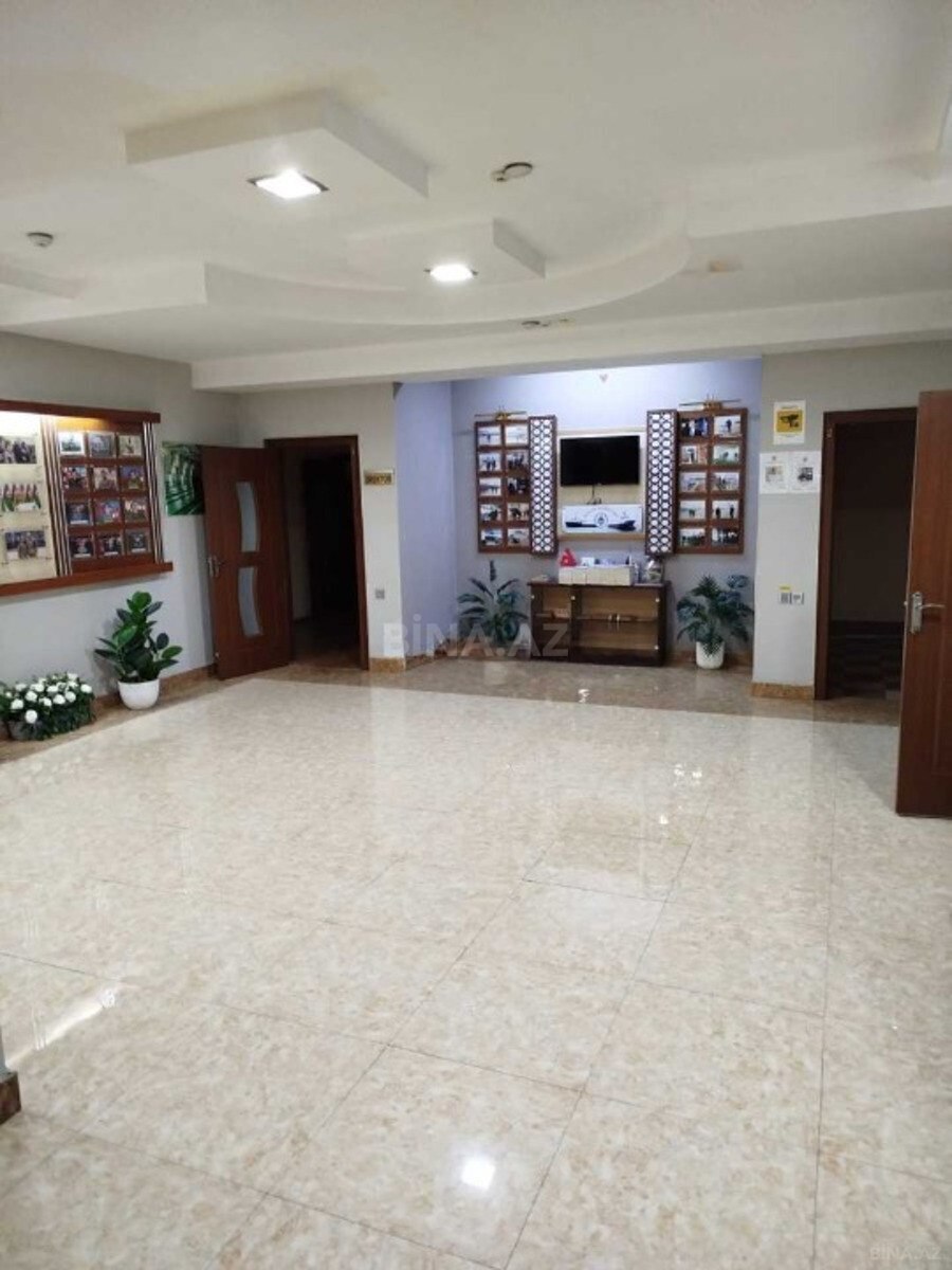 18 otaqlı Ofis, Memar Əcəmi m., Bakı