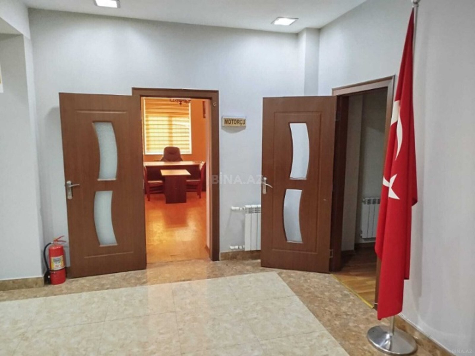 18 otaqlı Ofis, Memar Əcəmi m., Bakı