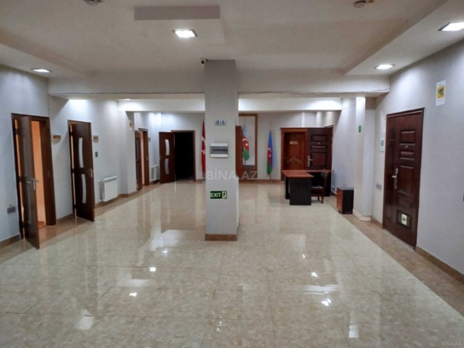 18 otaqlı Ofis, Memar Əcəmi m., Bakı