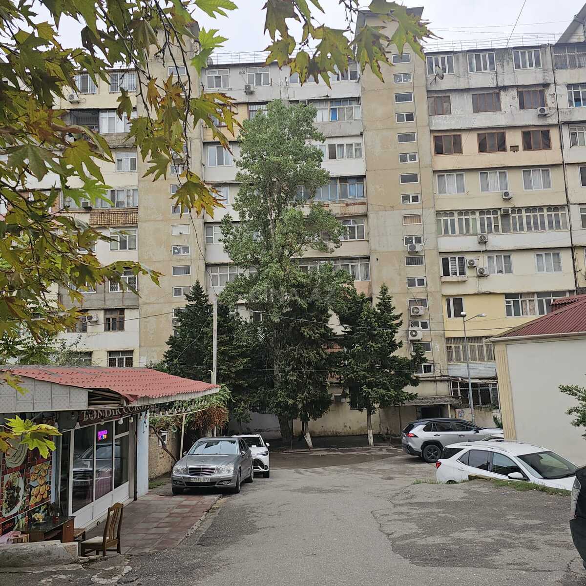 4 otaqlı Köhnə tikili, Nəsimi m., Bakı