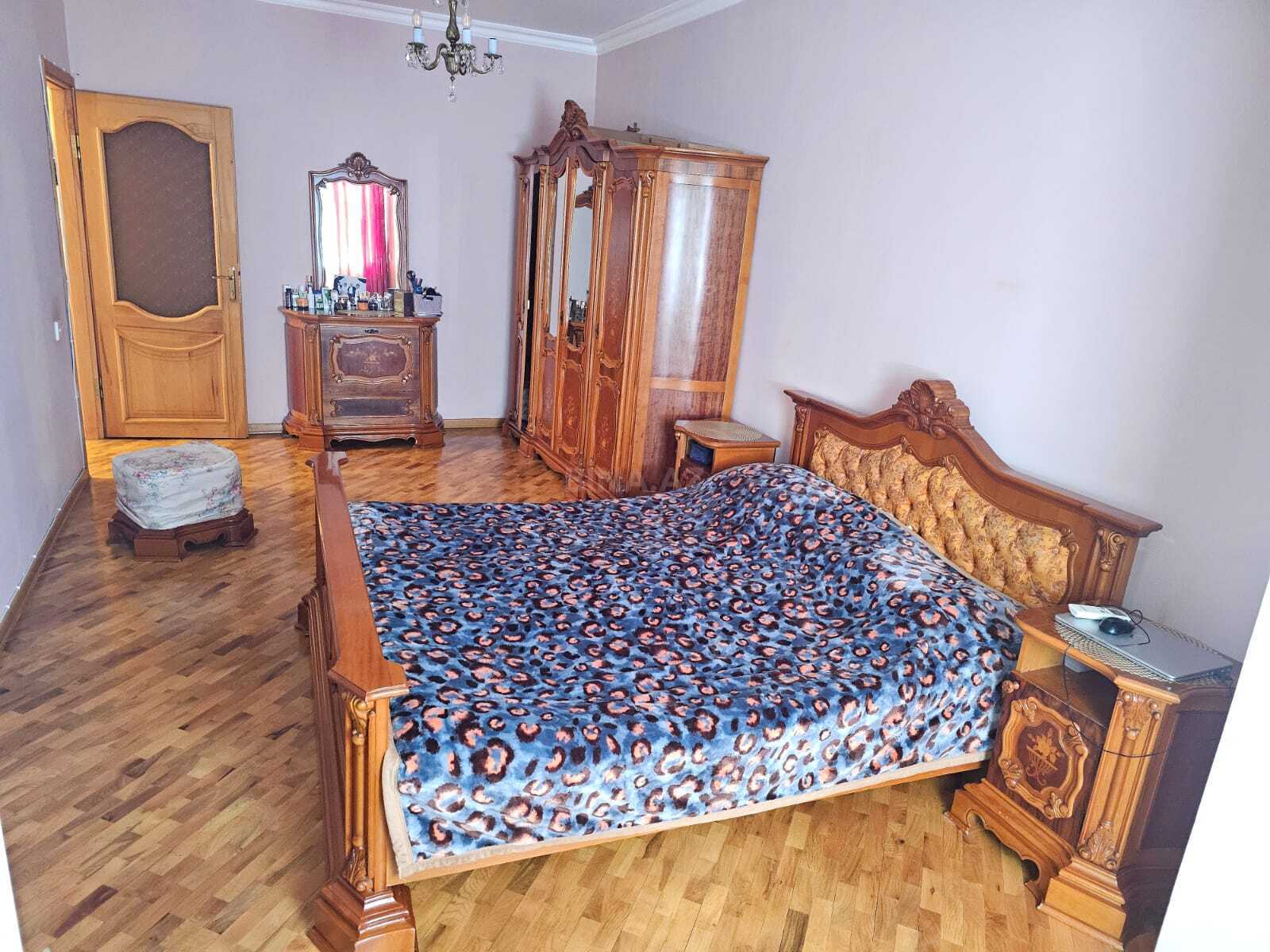 4 otaqlı Köhnə tikili, Nəsimi m., Bakı