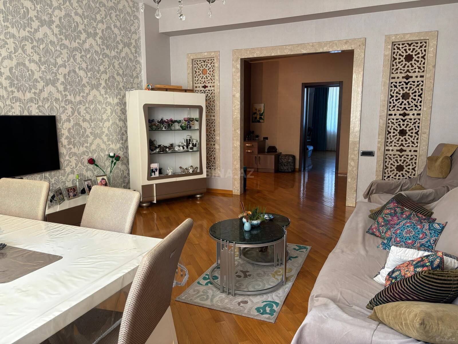 4 otaqlı Yeni tikili, Memar Əcəmi m., Bakı