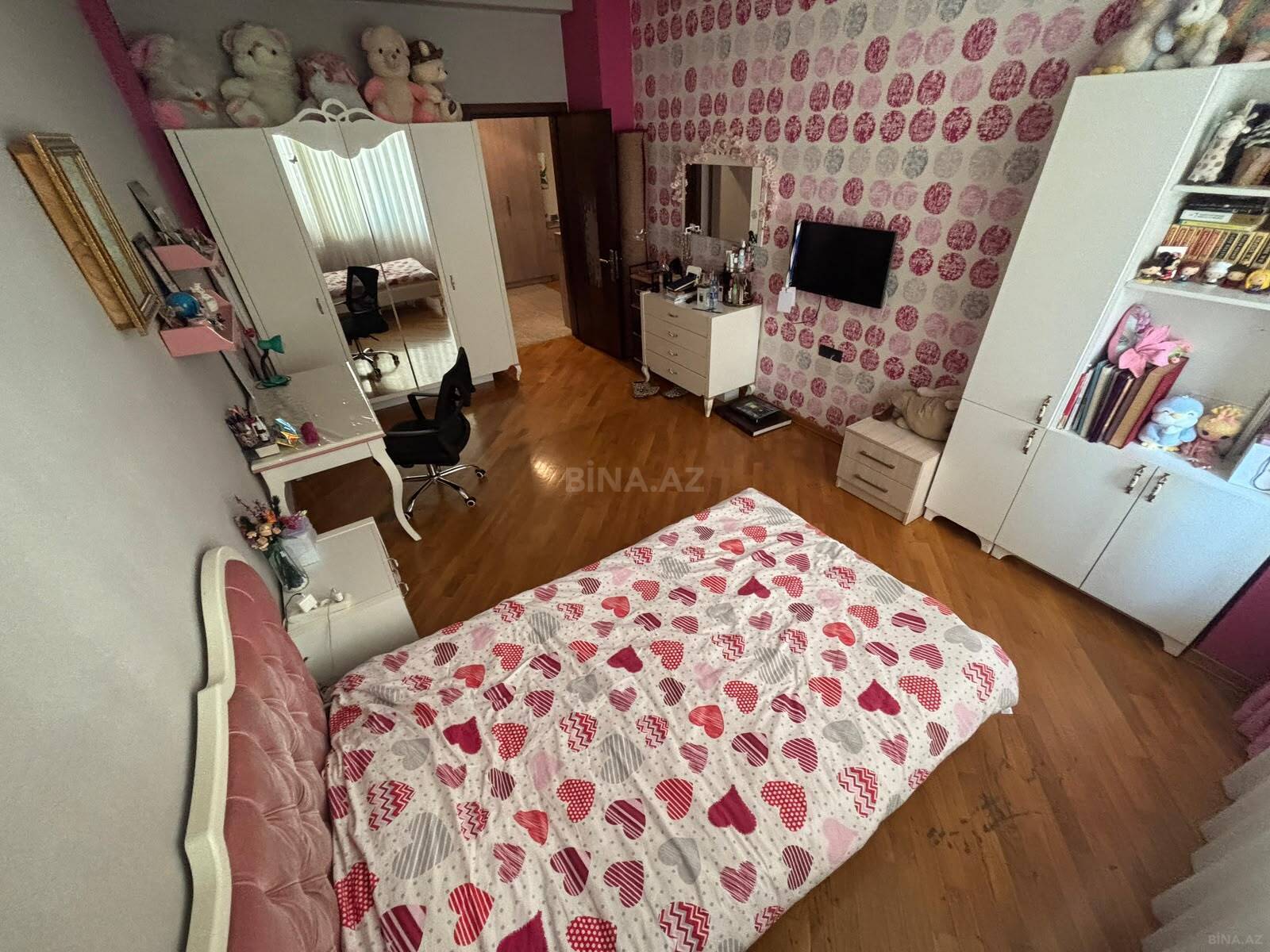 4 otaqlı Yeni tikili, Memar Əcəmi m., Bakı