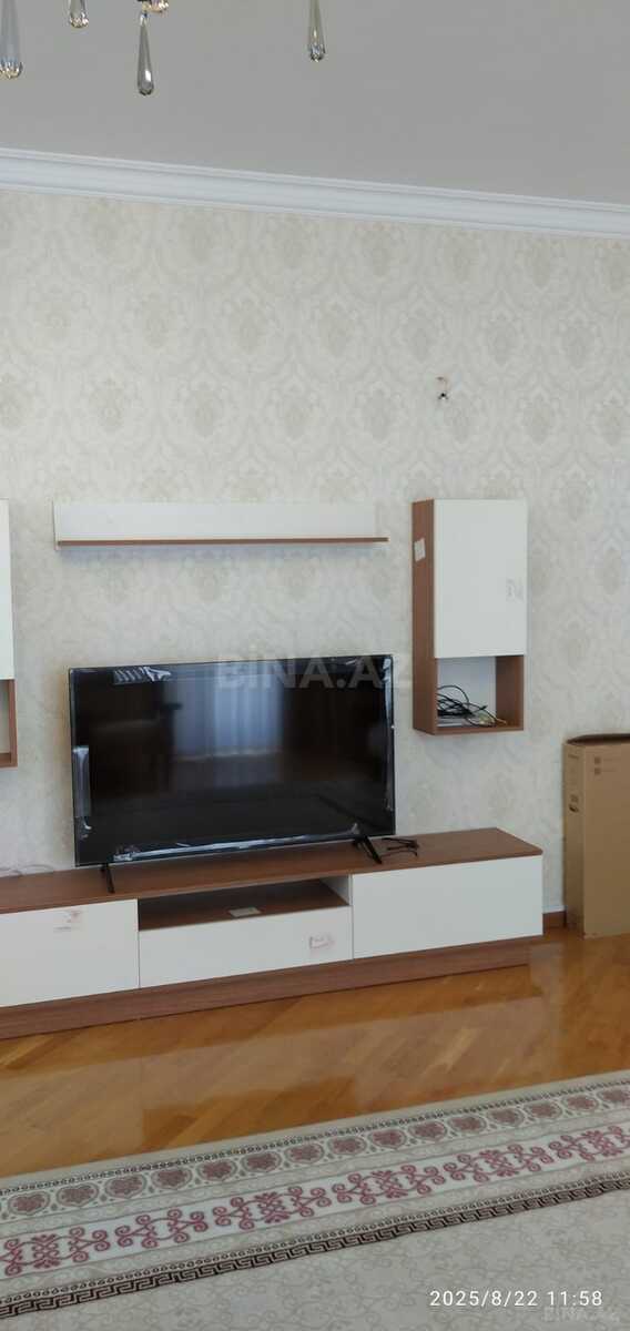 4 otaqlı Yeni tikili, Elmlər Akademiyası m., Bakı